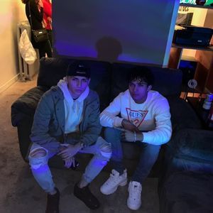 Meet your Posher, Carlos